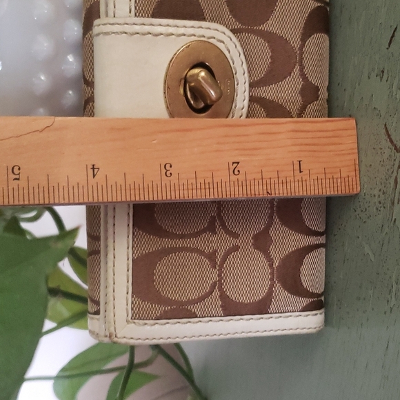 Coach Monogram Twist Lock Clutch Wallet - Picture 8 of 8